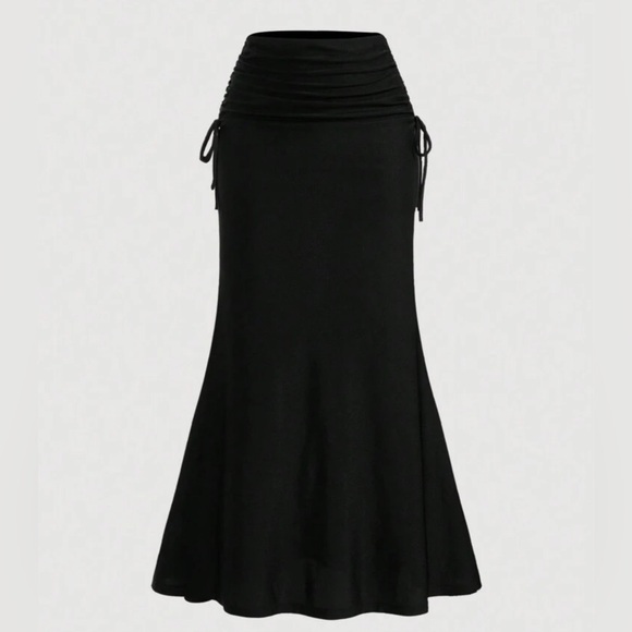 mod. Dresses & Skirts - Elegant Black Women's Skirt